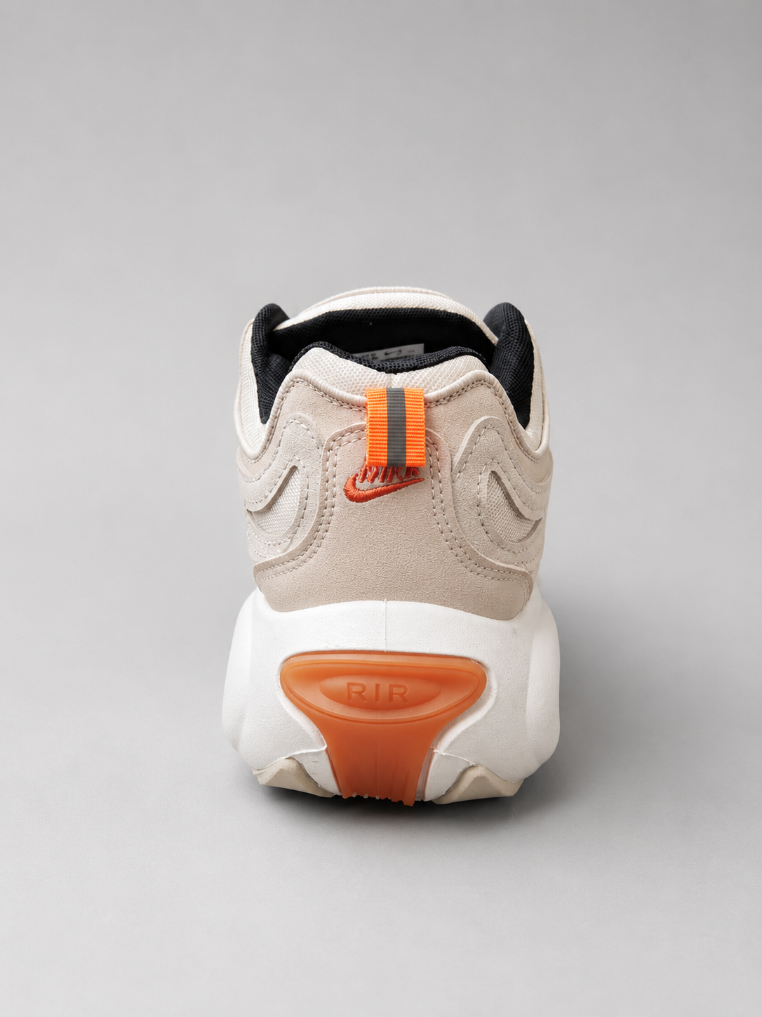 Nike Air Max Sneakers – Beige & Orange