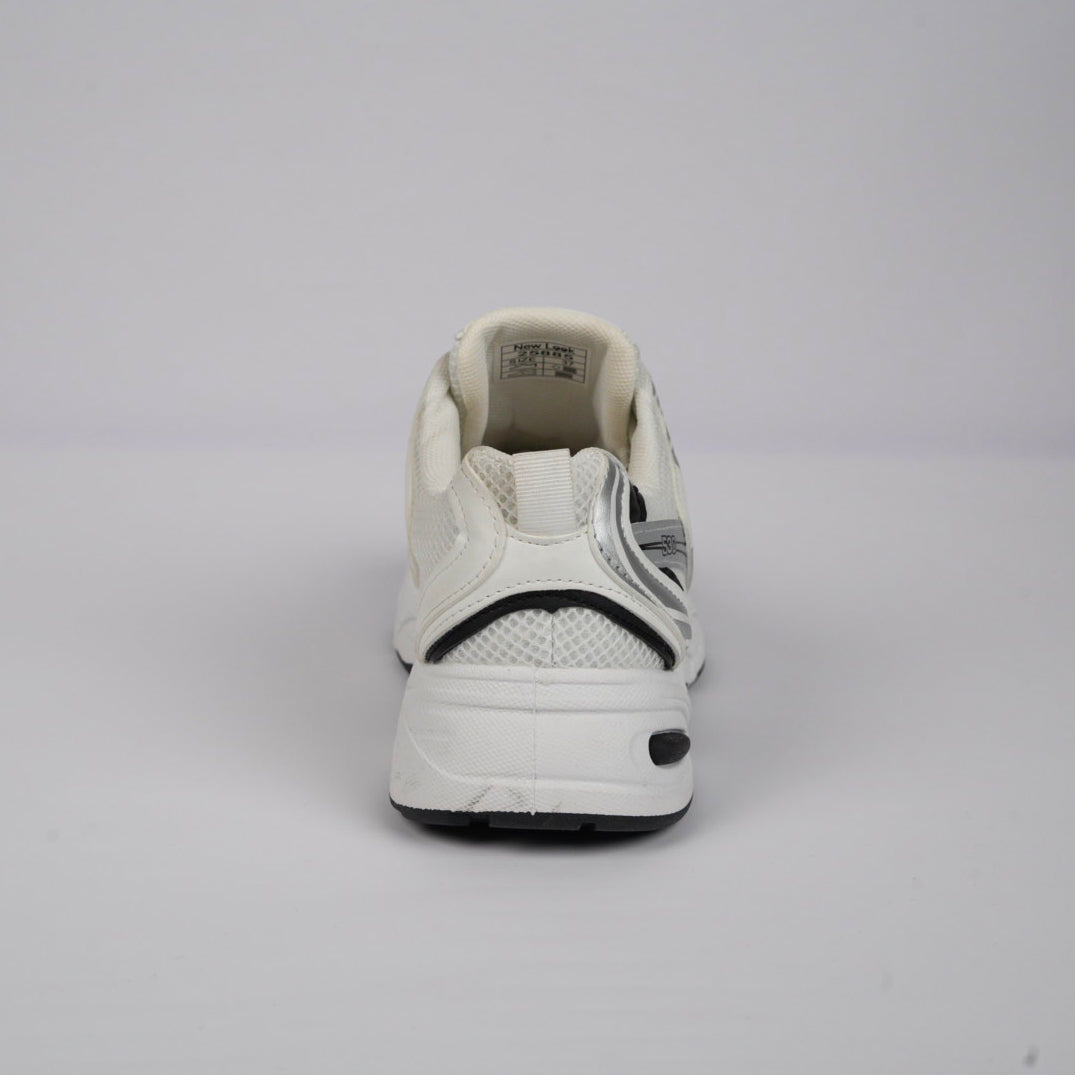 New Balance 530 – White / Black