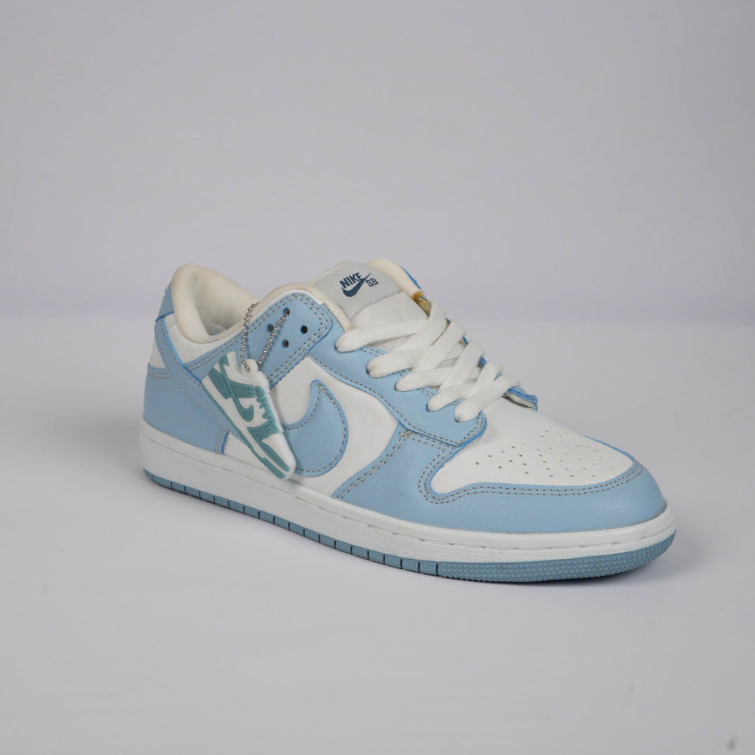 Nike SB Dunk Low – White / Sky Blue
