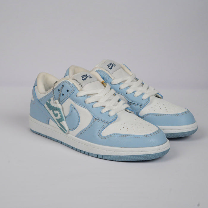 Nike SB Dunk Low – White / Sky Blue