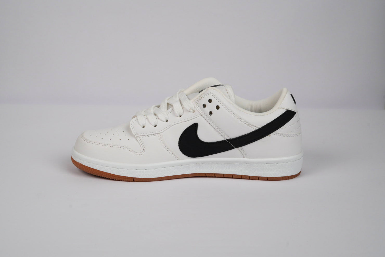 SB Low-Top Skate – White