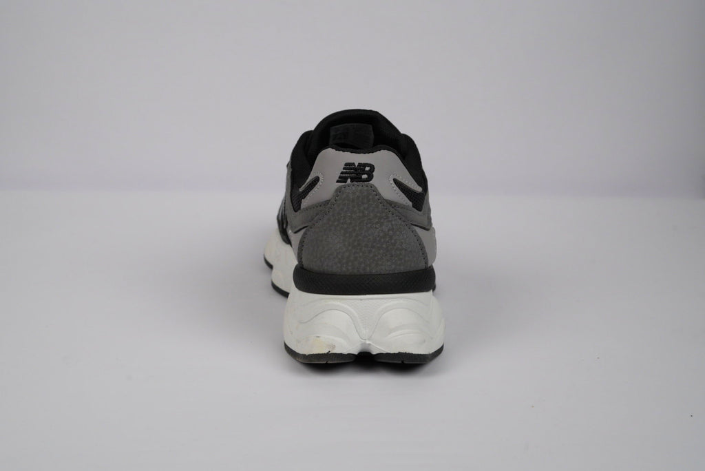 New Balance 9060 – Black / Grey