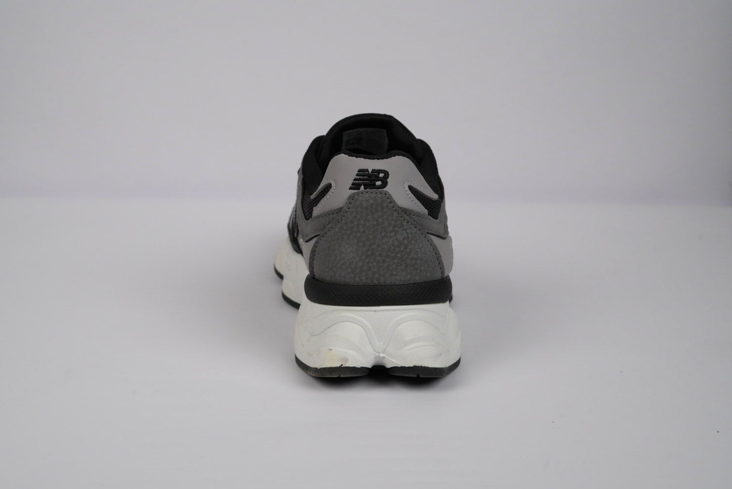 New Balance 9060 – Black / Grey