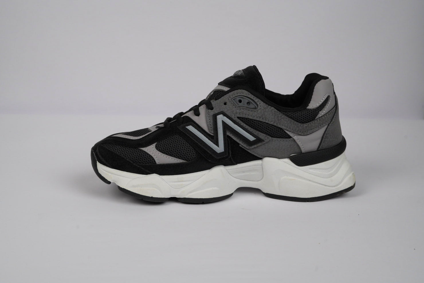 New Balance 9060 – Black / Grey