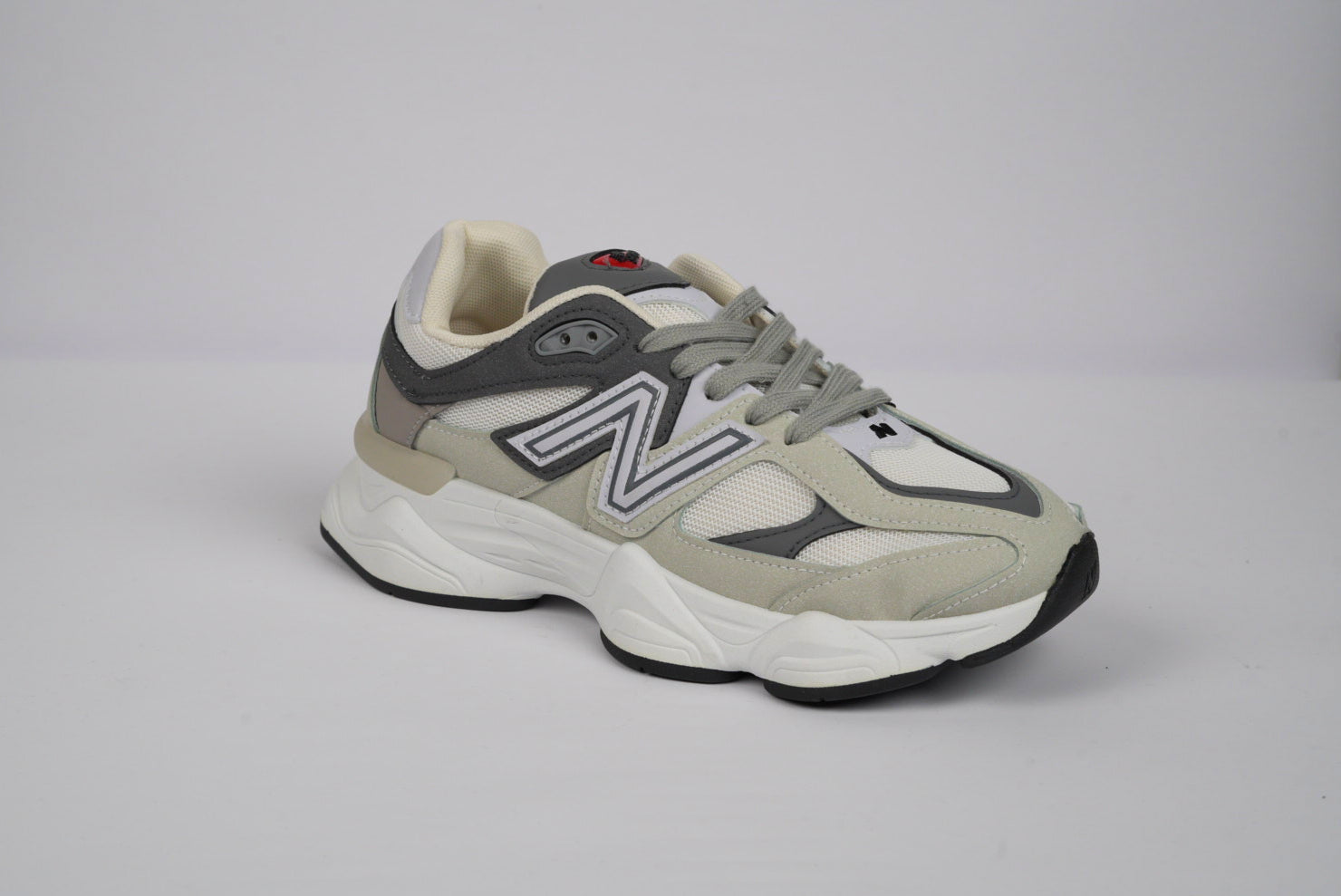 New Balance 9060 Grey / White