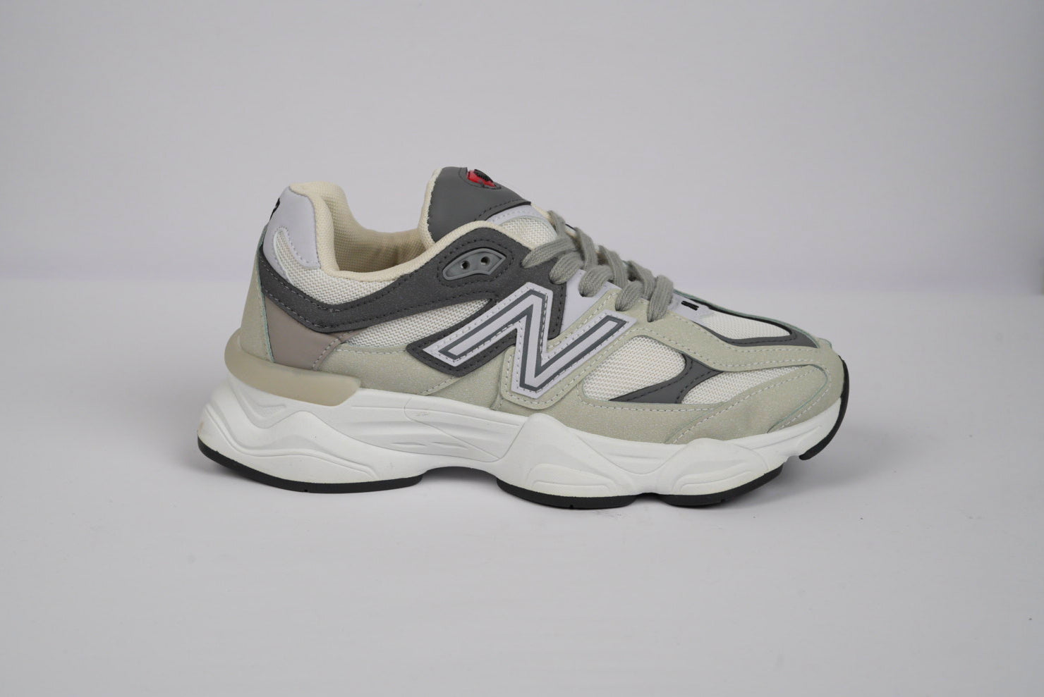 New Balance 9060 Grey / White