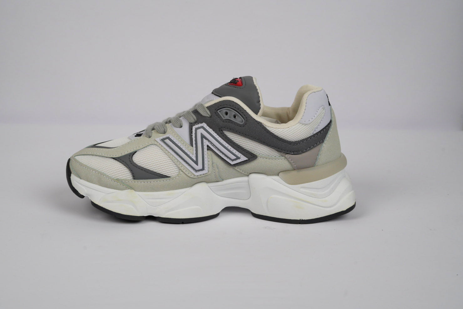 New Balance 9060 Grey / White