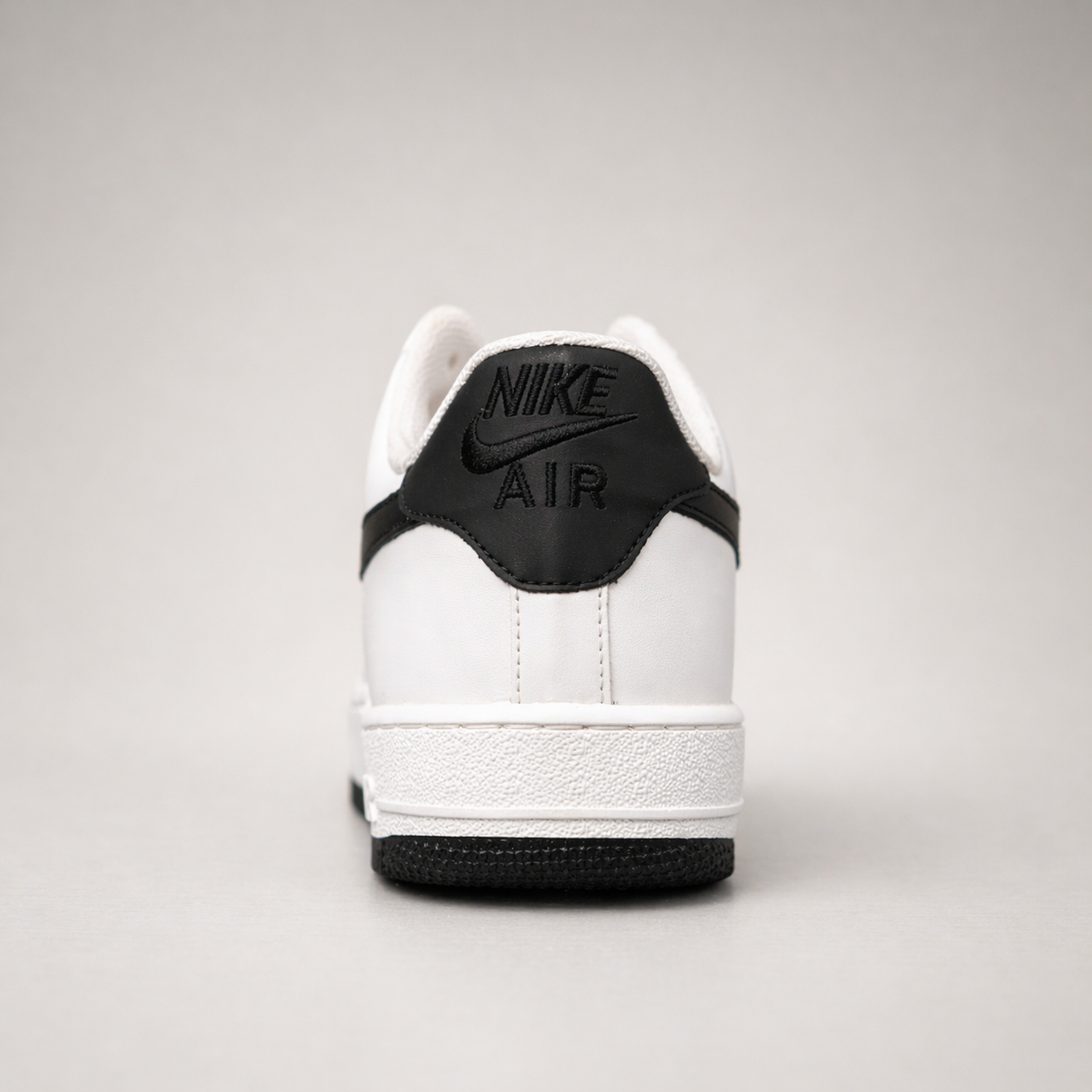 Nike Air Force 1 ’07 White/Black Classic Sneakers