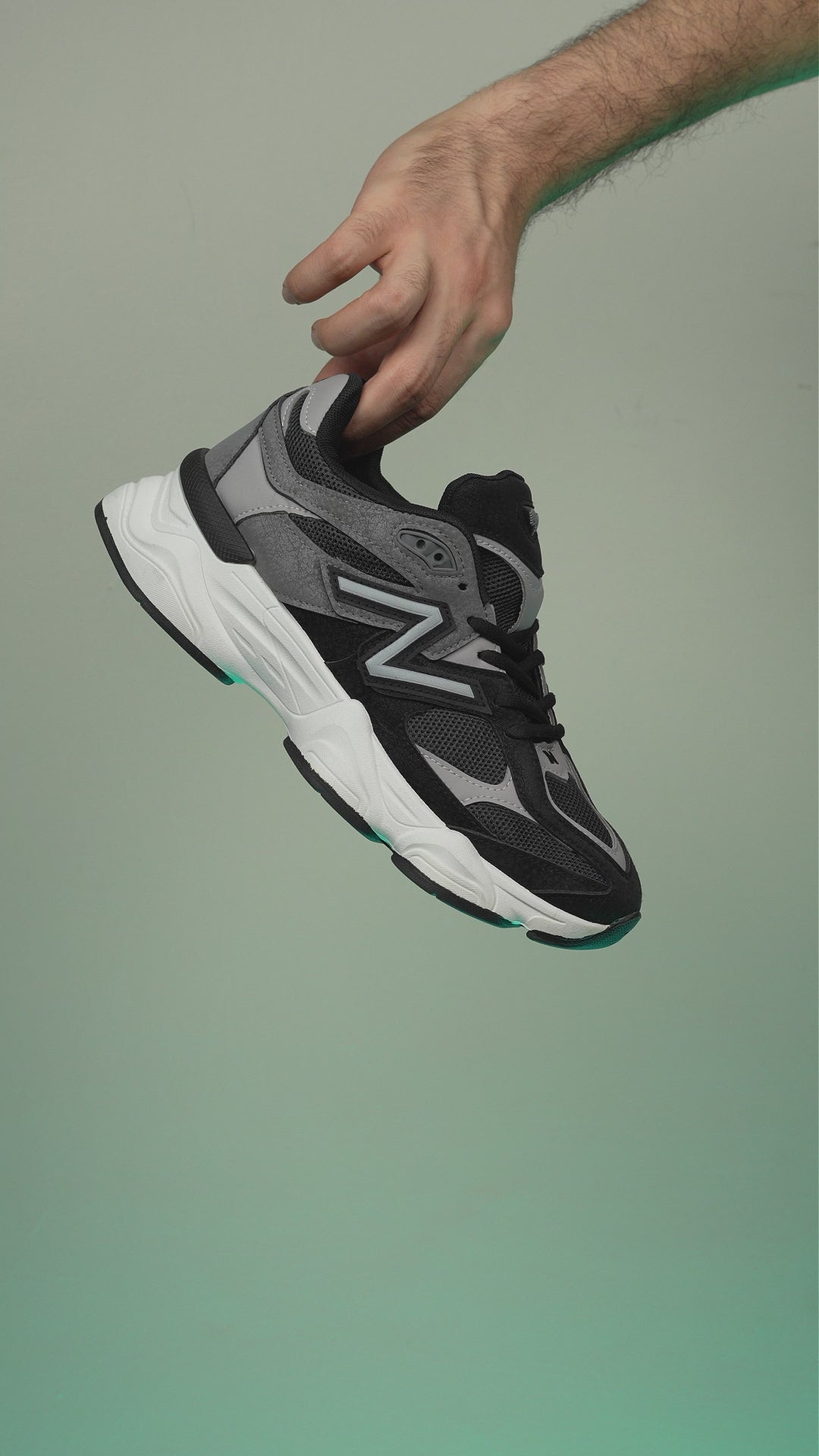 New Balance 9060 – Black / Grey